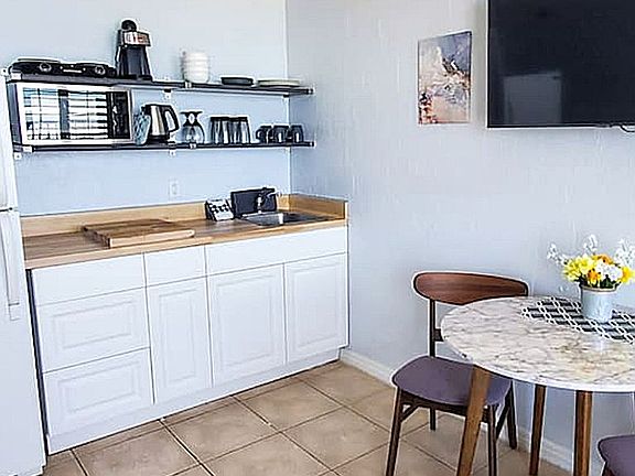 3rd image of 701 S Atlantic Ave #613