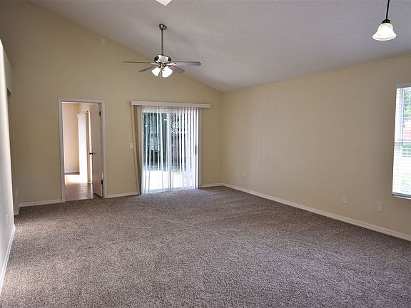 3rd image of 195 Lakeside Cir
