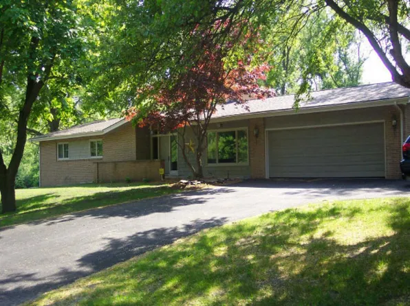 2862 Cheroakwood Ln, Rockford, IL 61114
