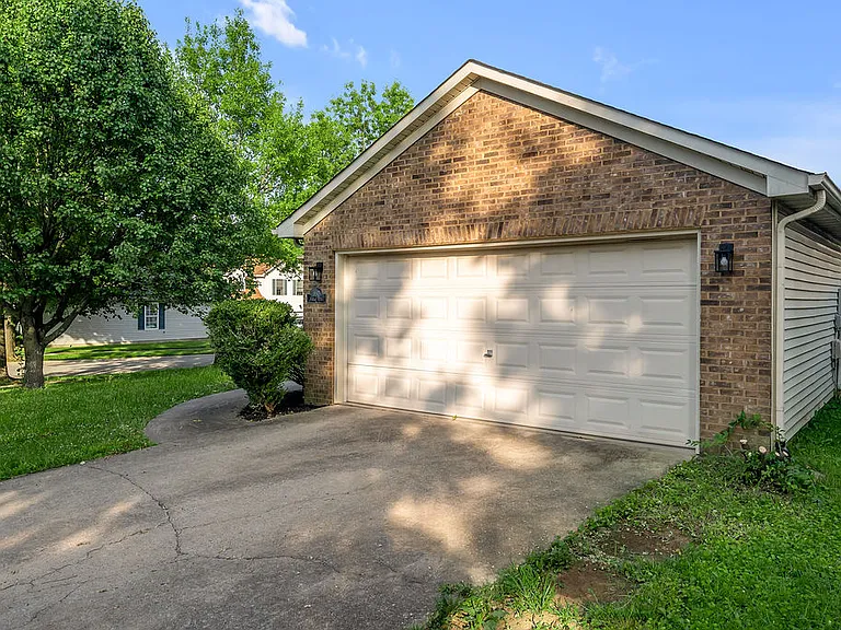 660 Morgan Hills Dr — Photo 37