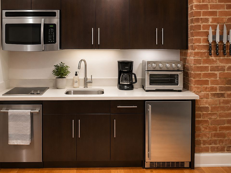 2nd image of 120 E 4th St APT 1F