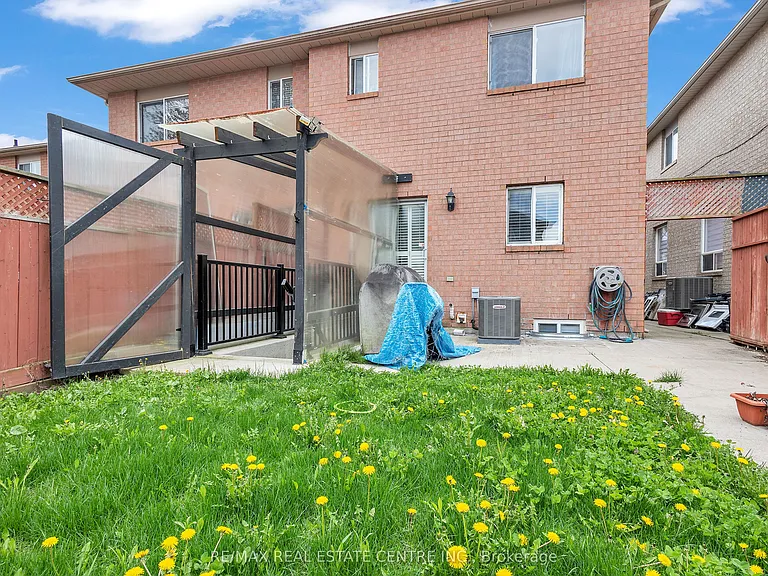 42 Baha Cres #BASEMENT — Photo 3