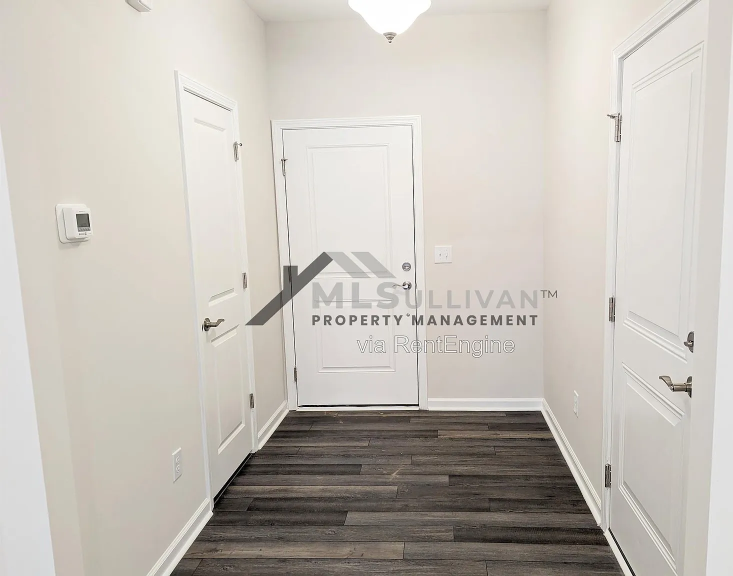 3 bed, 2.5 bath, 1905 sqft, $1,995 — Photo 2