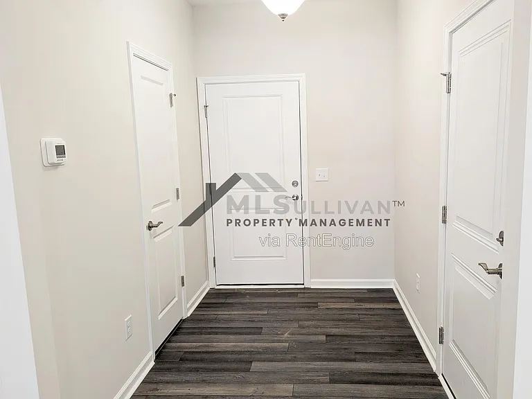 1527 Smoky Mountains St #1 — Photo 2