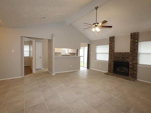 2nd image of 4817 Redbud Dr
