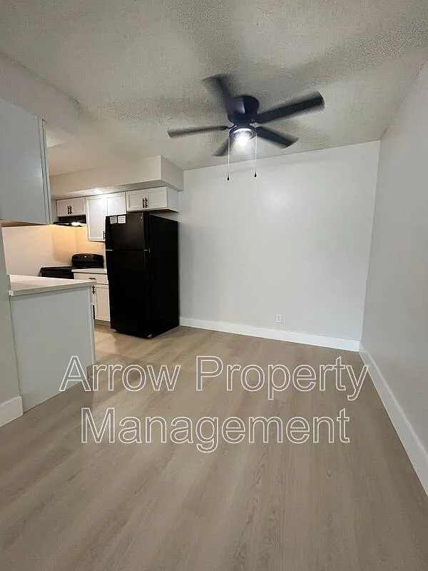 2 bed, 1.0 bath, 995 sqft, $995 — Photo 4