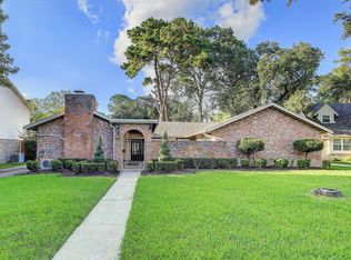 11210 Pecan Creek Dr, Houston, TX 77043