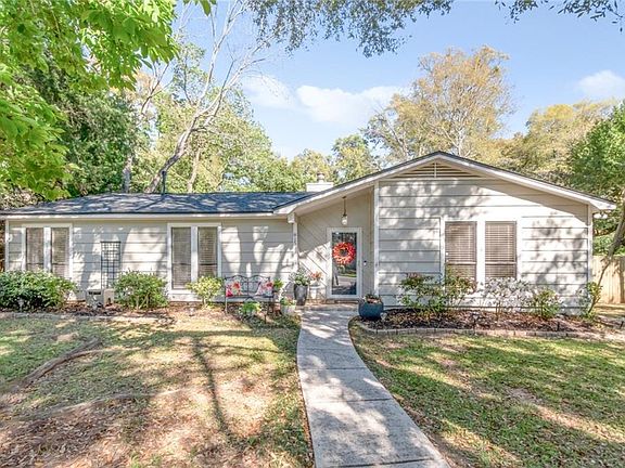 2nd image of 815 McNeil Ave