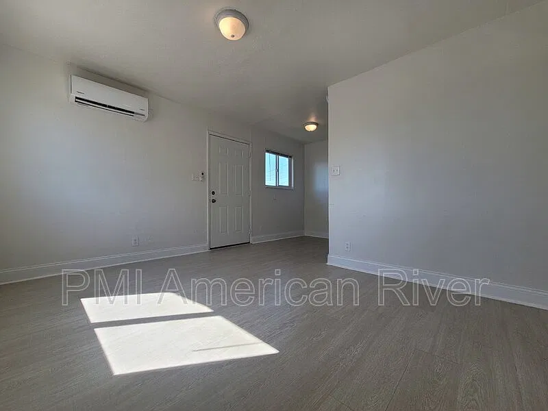 1 bed, 1.0 bath, 455 sqft, $1,095 — Photo 2
