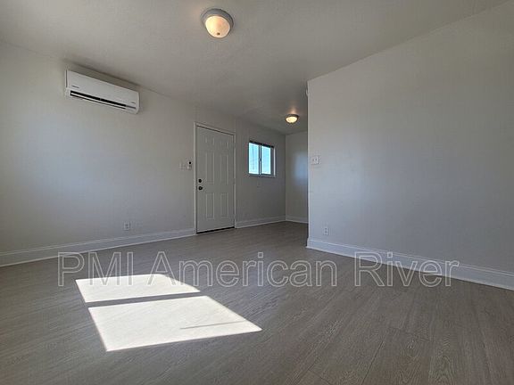2nd image of 3729 Balsam St APT 5
