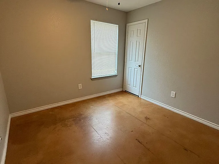 Lacy Loft — Photo 26