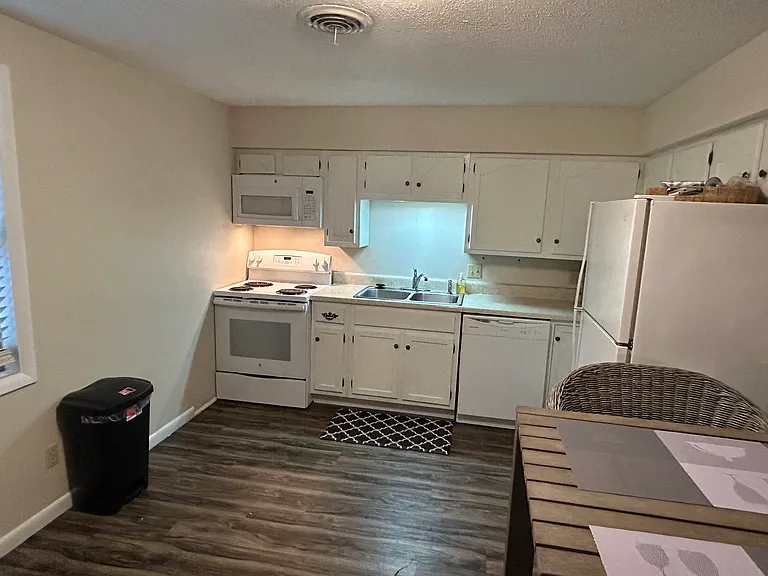 917 Davis Blvd #6 — Photo 12