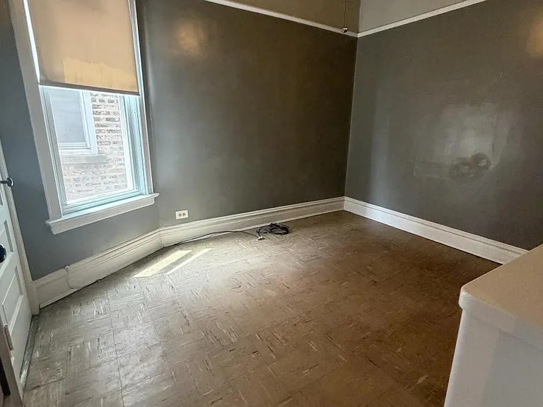 1249 W Newport Ave — Photo 7
