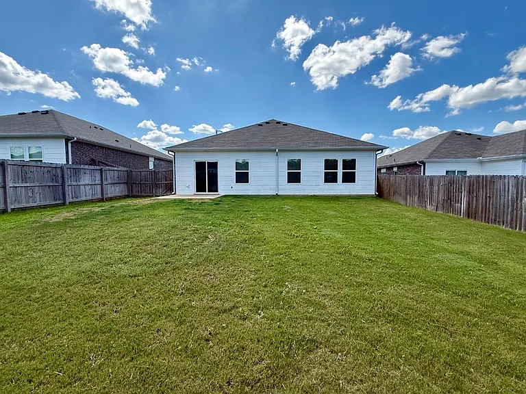 1404 Monterey Dr — Photo 18