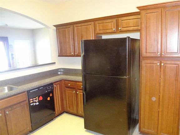 5th image of 75 Burns View Ct #17