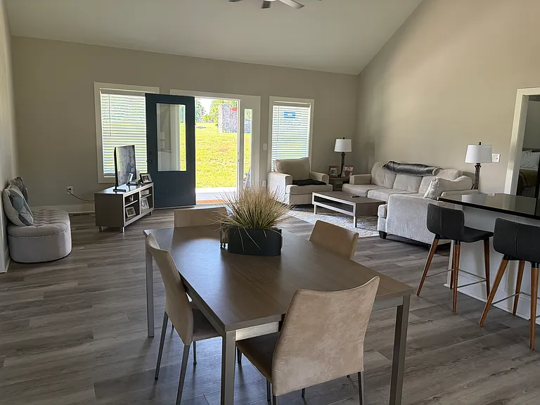 2195 Fincher Dr — Photo 5