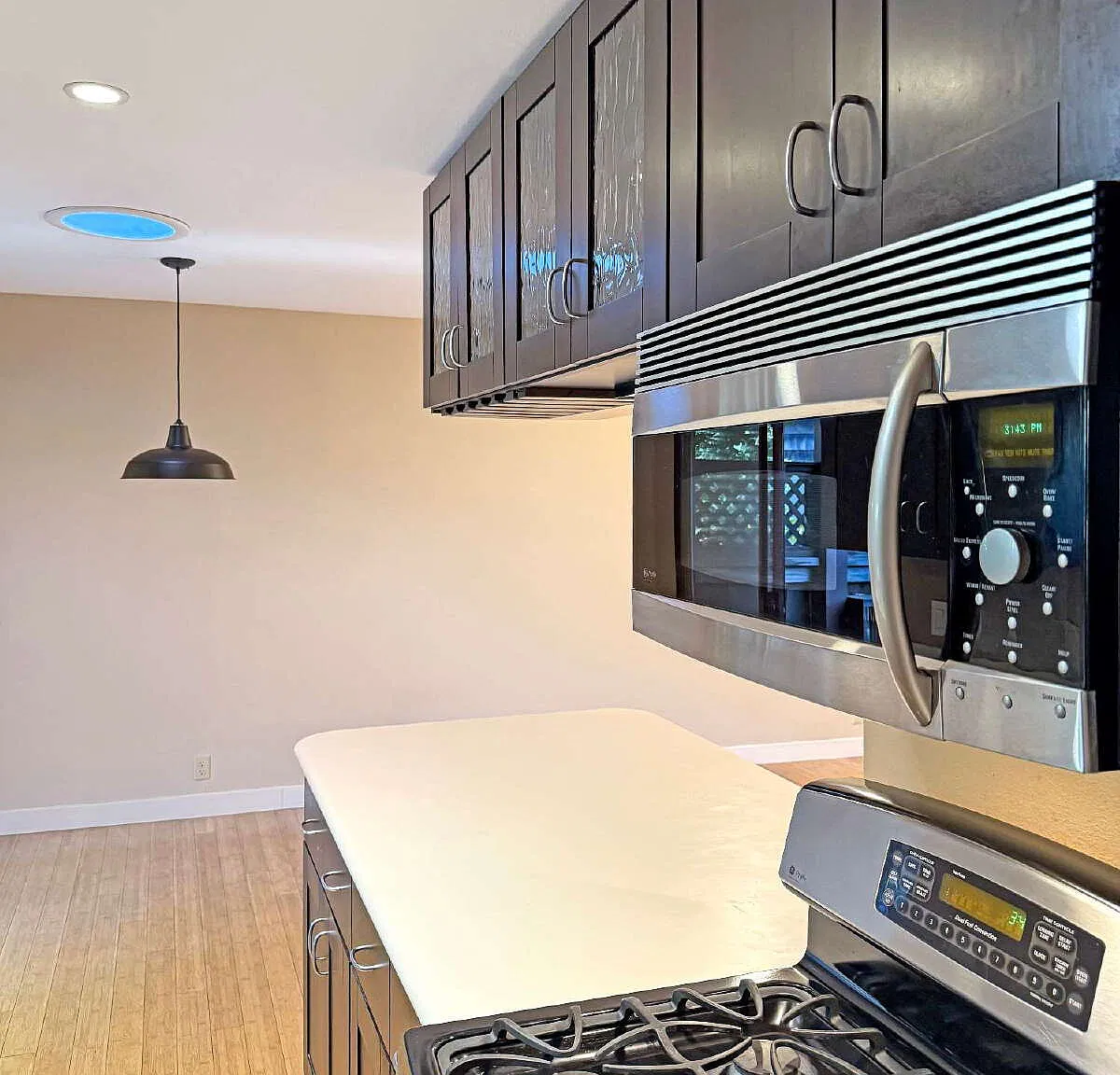 3 bed, 2.0 bath, 1398 sqft, $3,500 — Photo 4
