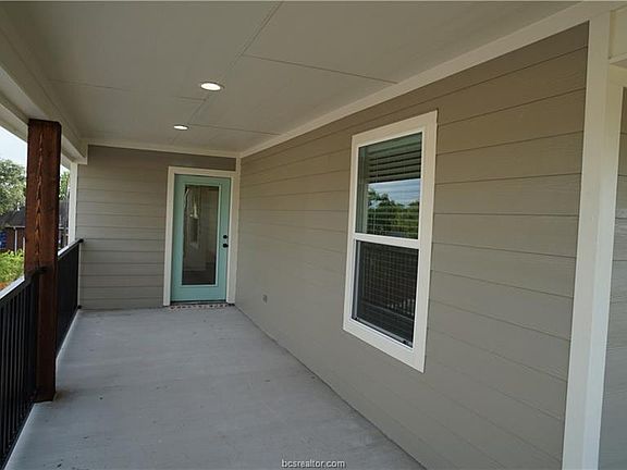 2nd image of 1016 Fairview Ave
