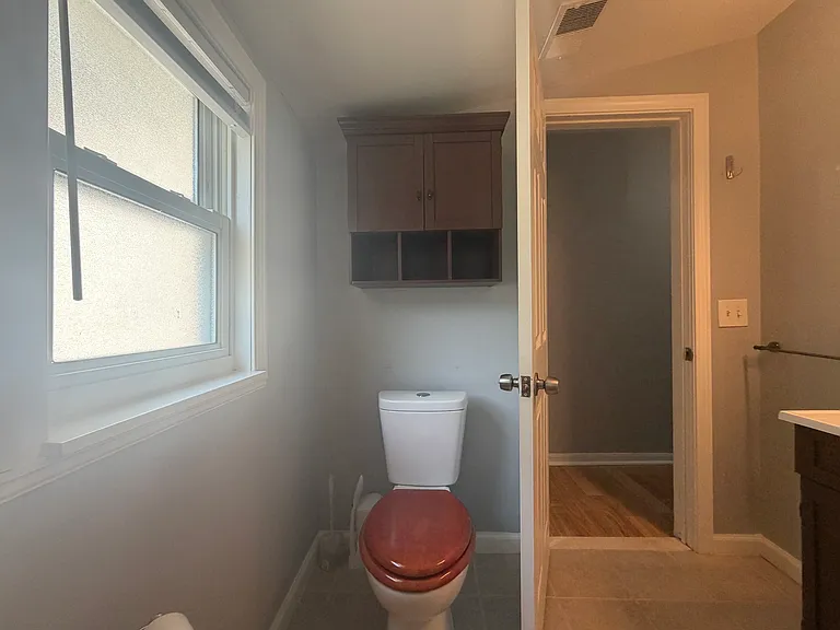 22438 Clairwood St — Photo 15