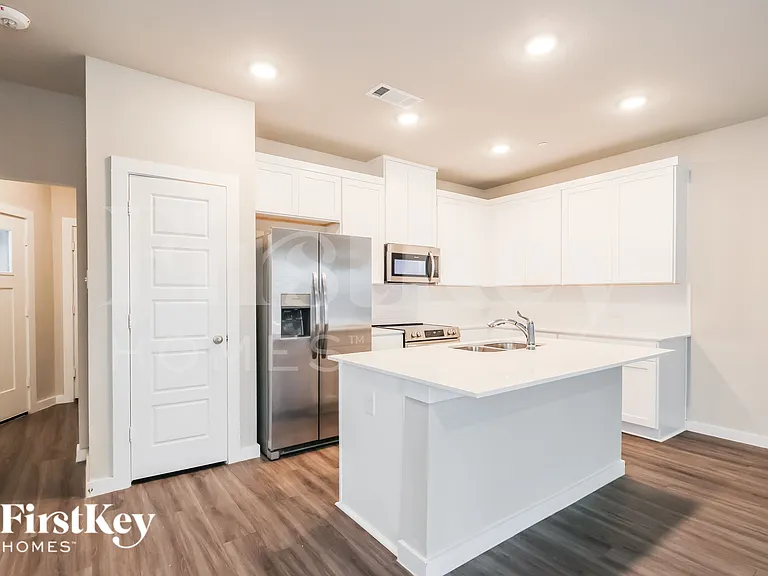 18334 W Centro Cir — Photo 8