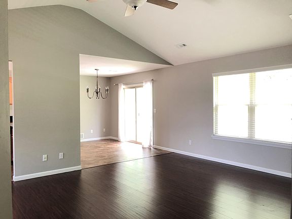 4th image of 3008 Woods Crossing Dr #D