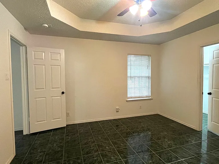 1918 Summerwood Dr — Photo 8