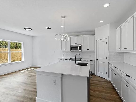 5th image of 5217 Wellesley Ave