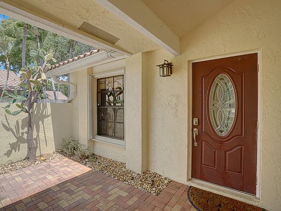 5th image of 1330 NW 22nd Avenue