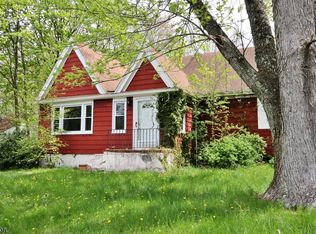 226 Parsippany Rd, Whippany, NJ 07981