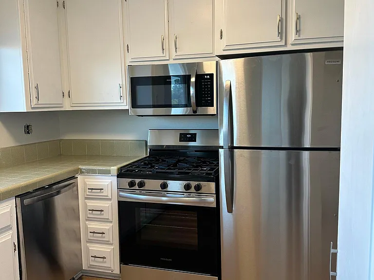 16138 Kamana Rd #6 — Photo 7