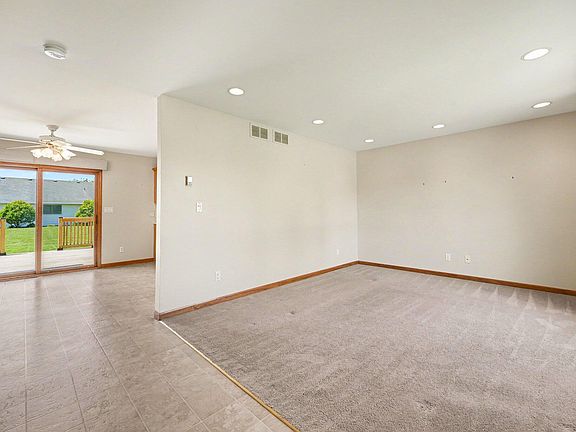 2nd image of 732 Sunflower Ln