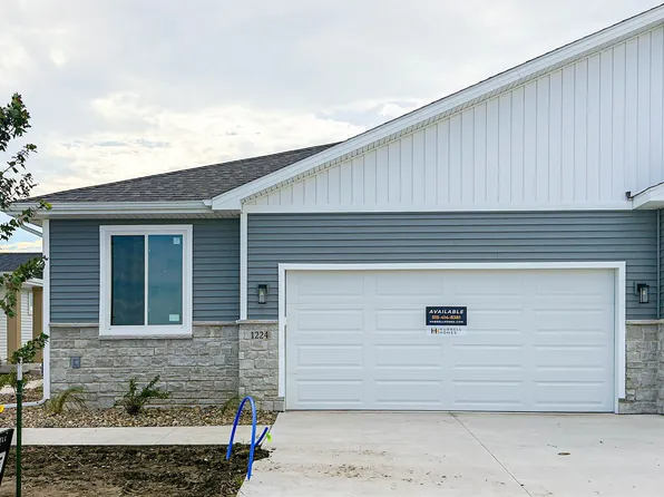 1224 Granite St NE, Bondurant, IA 50035