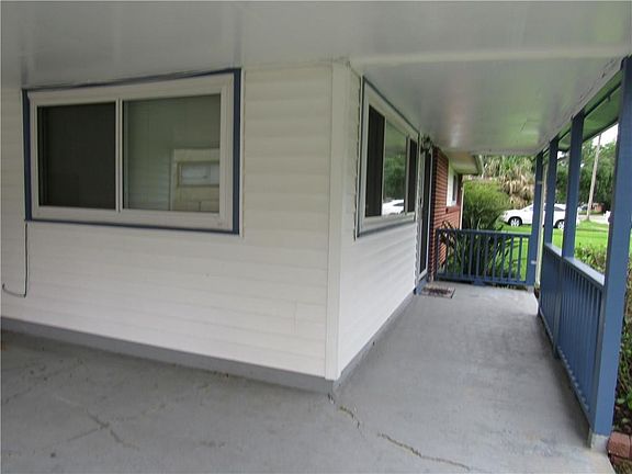 4th image of 928 Barnes St