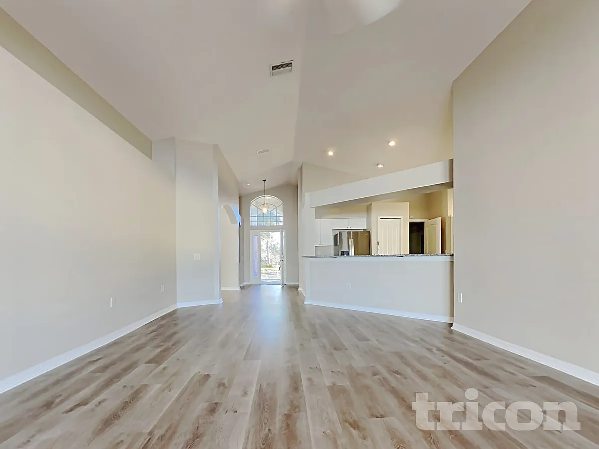 Building Photo - 10041 Creek Bluff Dr