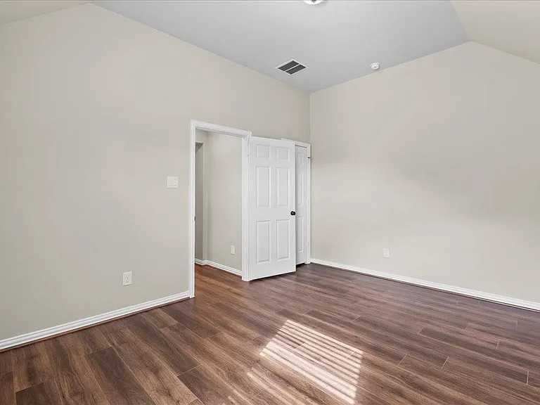 1117 Hancock Springs Ln — Photo 35
