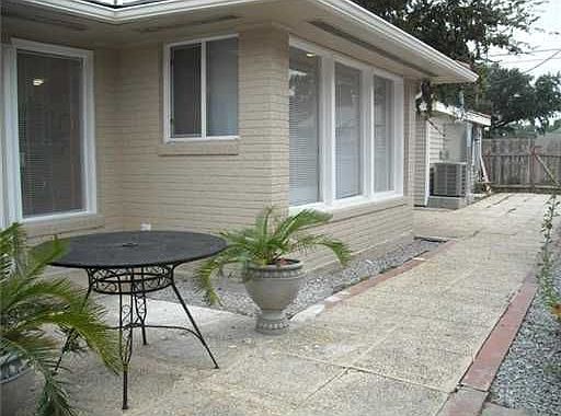 4th image of 858 Mouton St