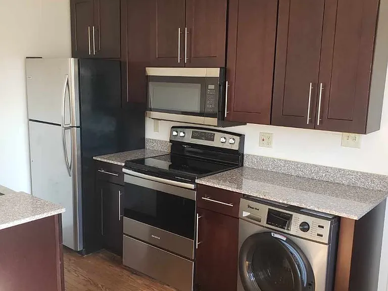 1435 N 2nd St #2R — Photo 3