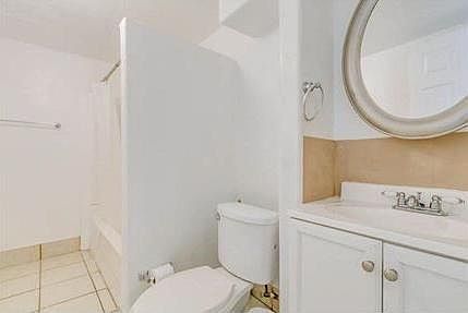 2nd image of 809 Avenue H