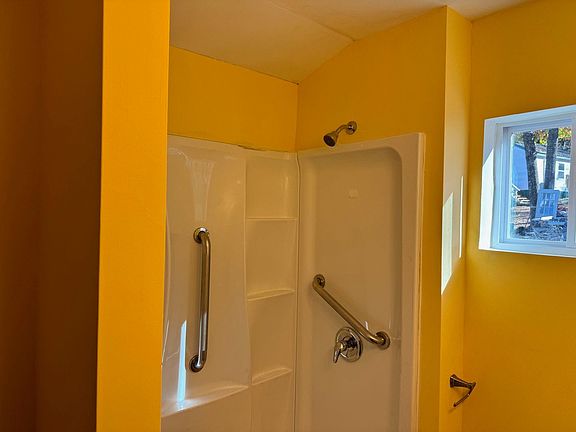 5th image of 889 Elm St #7