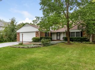 808 E Old Elm Rd, Lake Forest, IL 60045