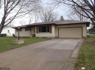 895 Lynn Rd SW, Hutchinson, MN 55350