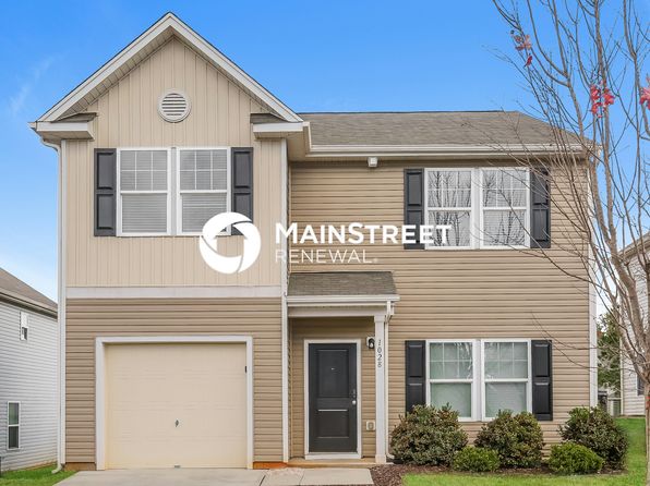1028 Bitting Hall Cir, Rural Hall, NC 27045
