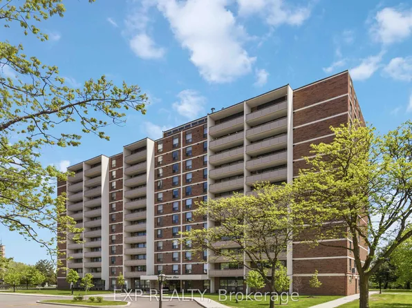 3120 Kirwin Ave #509, Mississauga, ON L5A 3R2