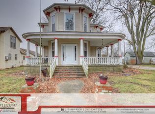 208 E Main St, Oakland, IL 61943