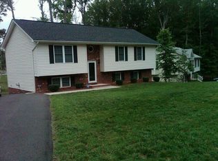 830 Moorefield Dr, Ruther Glen, VA 22546