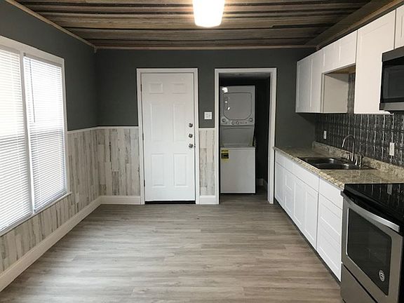 4th image of 2025 S 15th St
