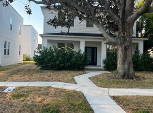 6910 Dartmouth Ave N, Saint Petersburg, FL 33710