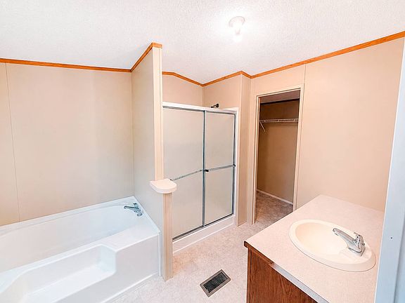 5th image of 6 Prairieview Est #6