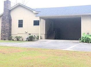 355 Clear Lake Dr, Douglas, GA 31533