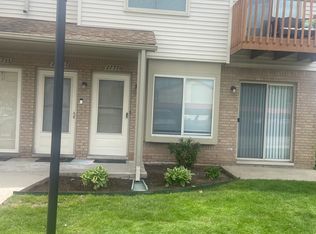 27759 Carini Villa St, Roseville, MI 48066